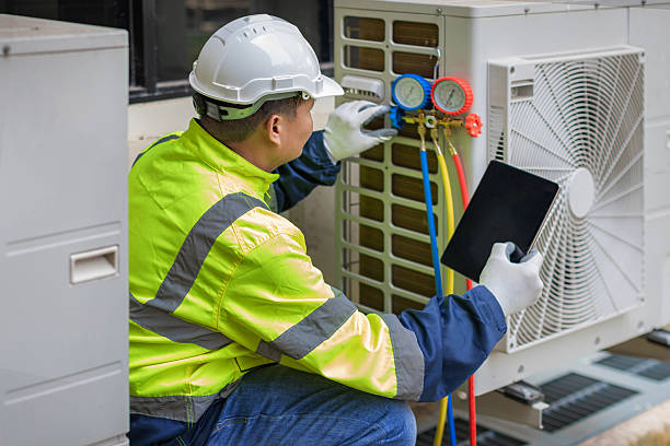 Professional Hvac technician working in Arlington, OH